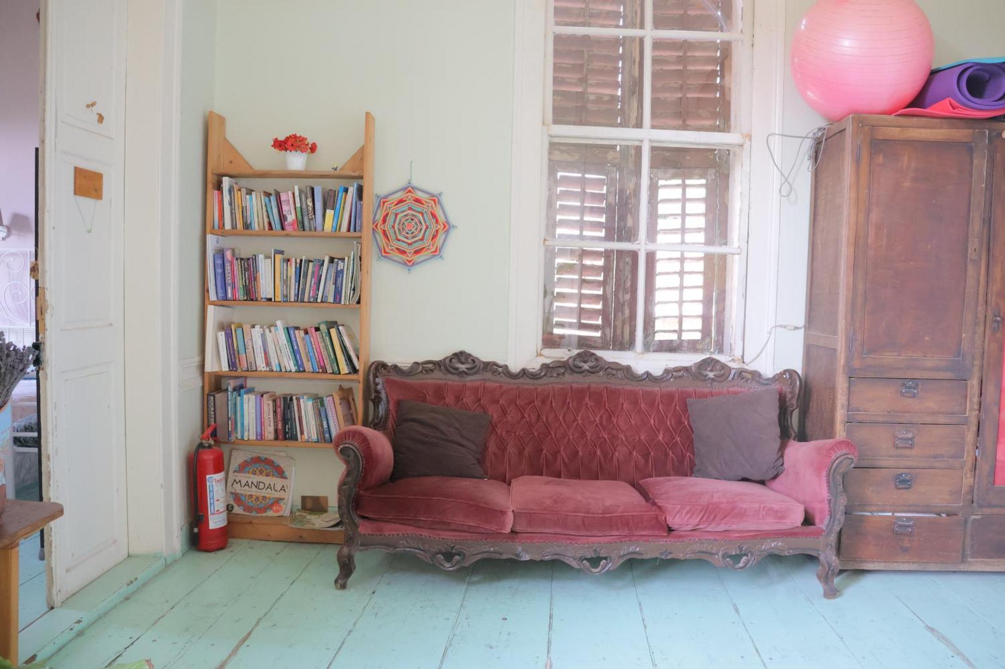 Lotus Garden Hostel İzmir Exterior foto