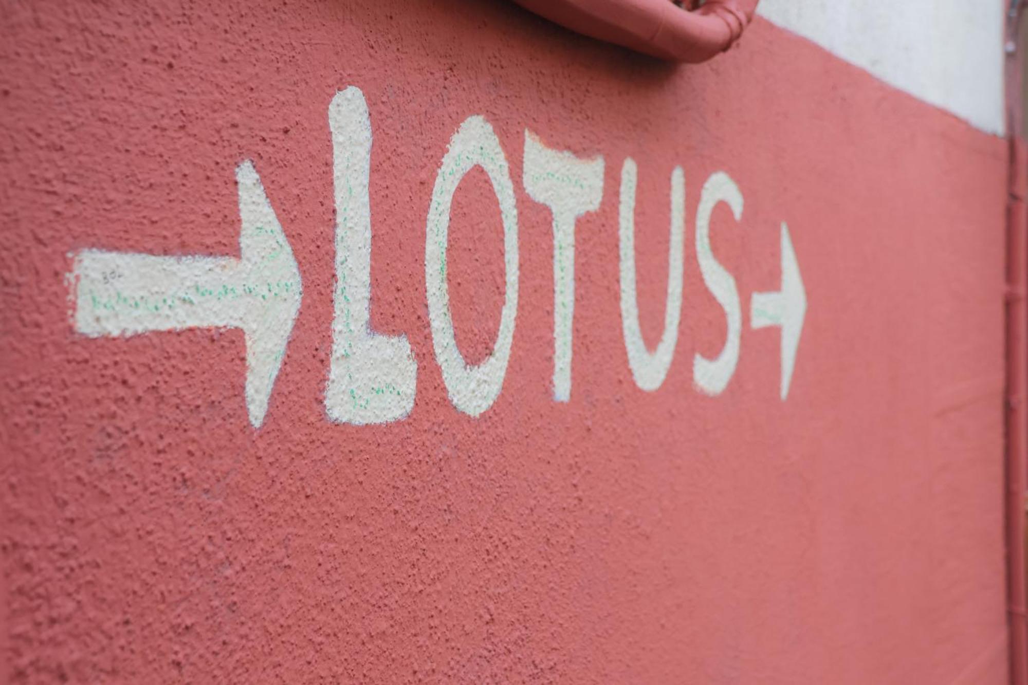 Lotus Garden Hostel İzmir Exterior foto